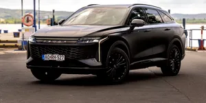 <span class='prepend'>Foto |</span> Omoda 9 va fi disponibil într-o versiune „Black”, dar nu este deloc ca modelele Mercedes-AMG. Cu de dotări vine SUV-ul chinezesc? 