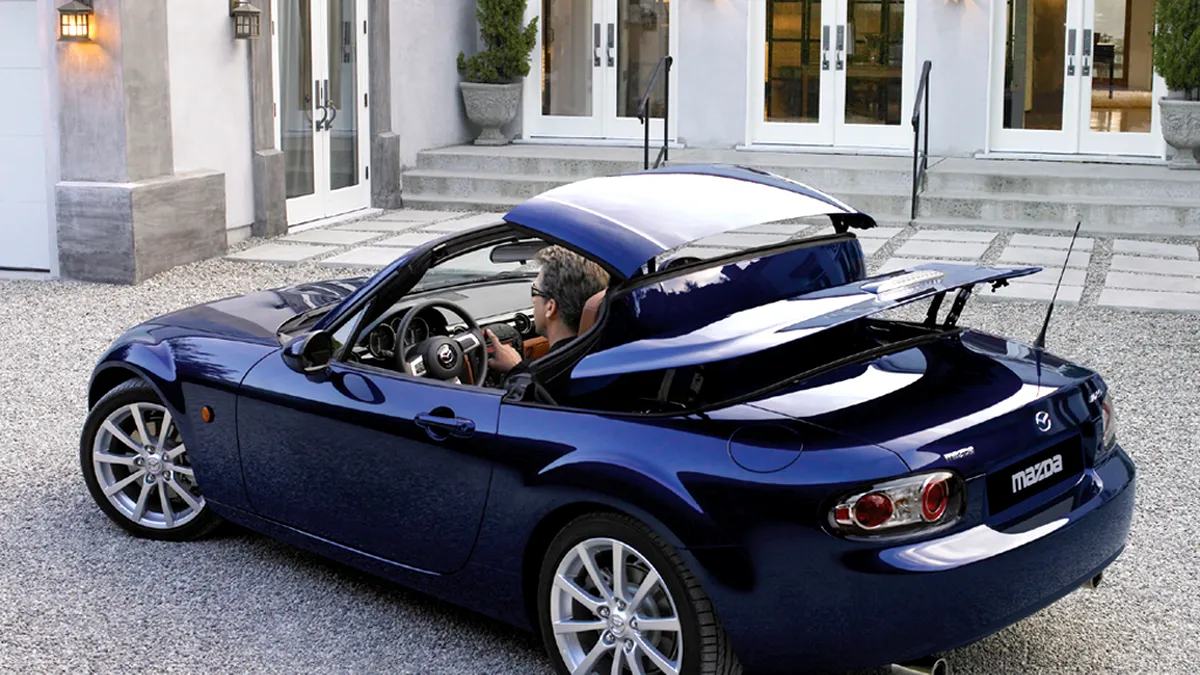 Mazda MX-5 RoadsterCoupe