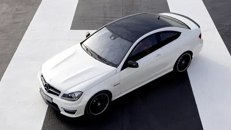 Mercedes-Benz C 63 AMG Coupe - oficial