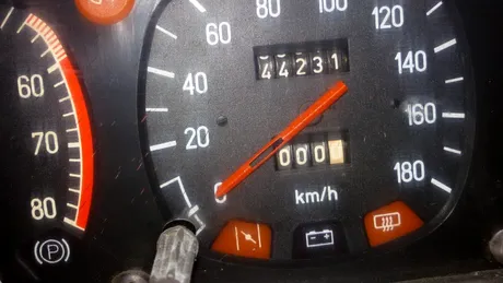 O Dacia pornită după aproape 20 de ani stat în garaj - VIDEO