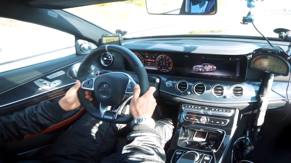 Super-sedanul Brabus 800 E 63 S este foarte rapid. Video cu sprintul 0-336 Km/h