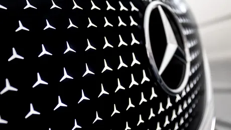 Mercedes-Benz anunță lansarea noului model T-Class printr-o imagine teaser