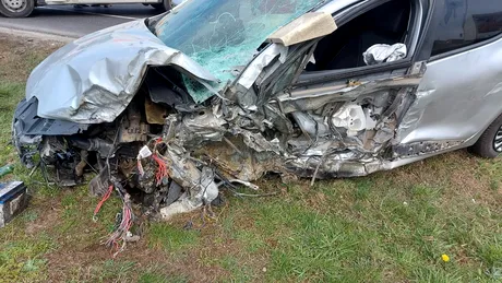 Accident spectaculos pe Drumul Morții E85, între o autobasculantă și un autoturism - VIDEO
