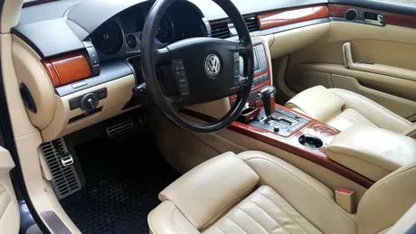 O bancă din România vinde un Volkswagen Phaeton. Mașina se află pe lista bunurilor executate silit