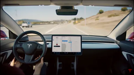 Elon Musk a prezentat tehnologia primei maşini complet autonome din lume - VIDEO