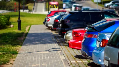 Cazuri rare în piața auto second-hand din România: un Mercedes cu 22 de proprietari și un Jaguar înmatriculat în 7 state