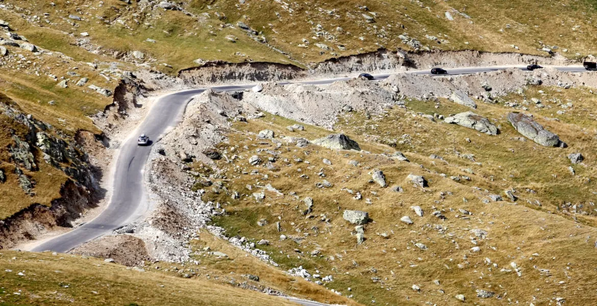 Transalpina se închide din cauza ninsorilor