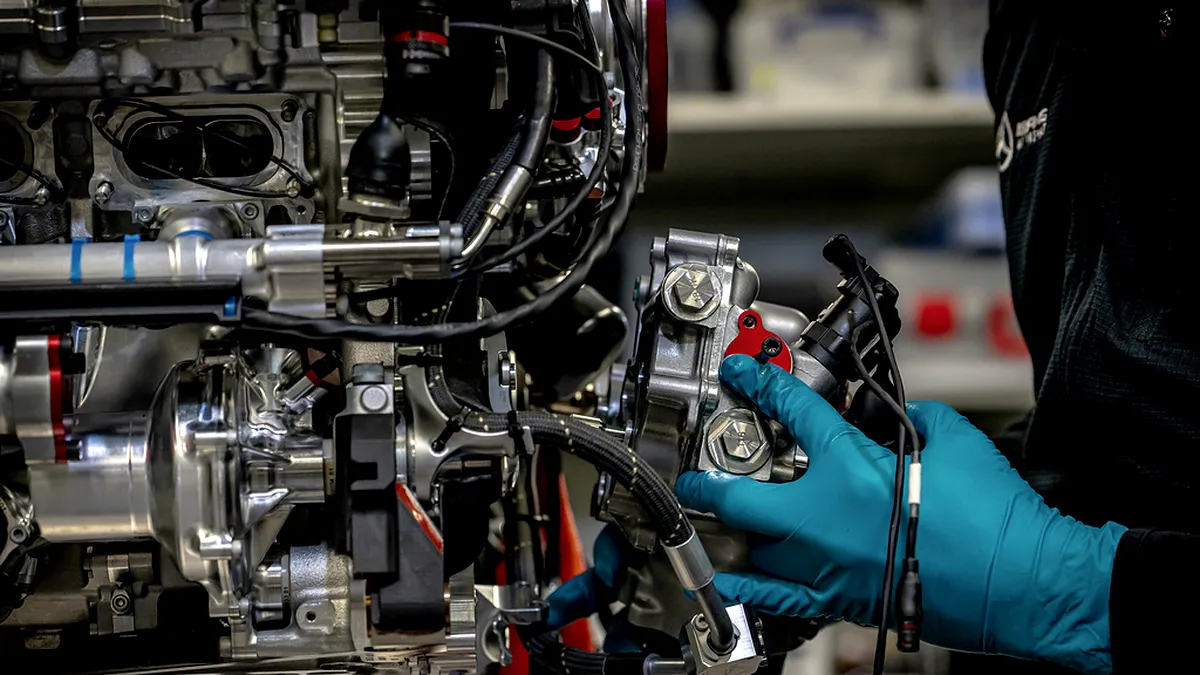 Mercedes-Benz va construi motoare electrice în România
