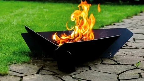 Încearcă vatra de tip firepit – focul de tabără elegant din curtea casei tale!