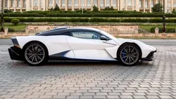 Aston Martin Valhalla debutează în România odată cu noul partener al mărcii britanice