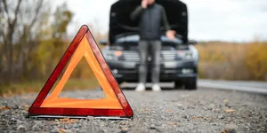 2026: Ce să faci în cazul unei defecțiuni pe autostradă? Cinci pași esențiali pentru a te proteja, recomandați de autorități