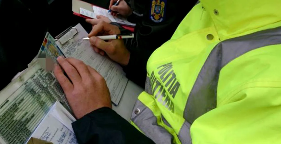 Cine poate amenda şoferii în trafic? Decizia a fost publicată azi în Monitorul Oficial