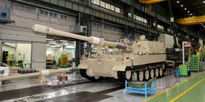 A început construcția fabricii care va produce obuziere autopropulsate în România. Este posibil ca la Petrești să fie produse și MLI-uri