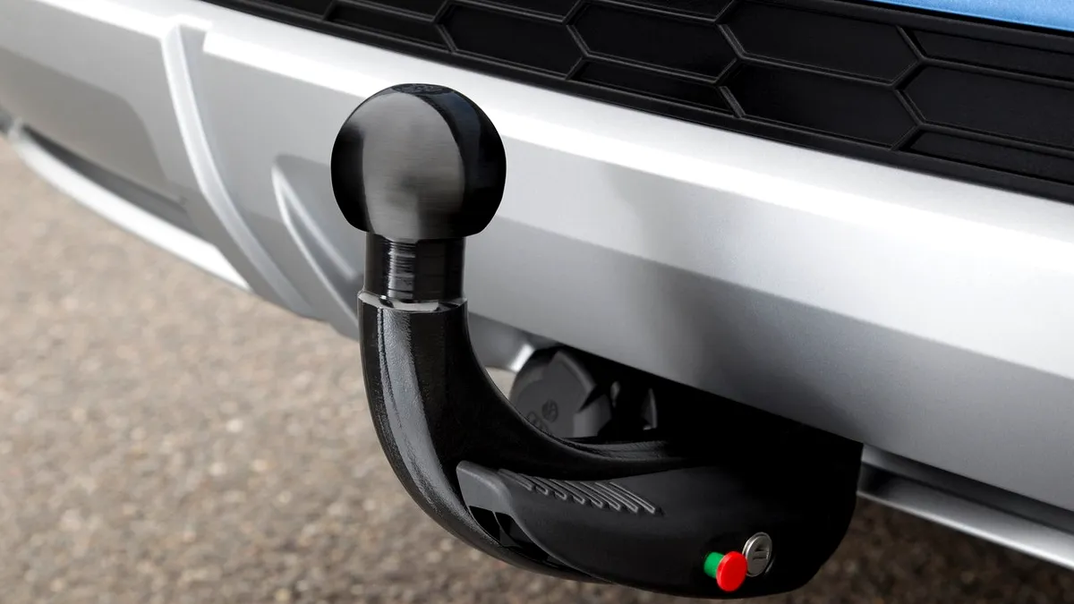 Cârlig de remorcare: Care sunt regulile în 2026 și cât e amenda pentru cei care au un cui de tractare neomologat