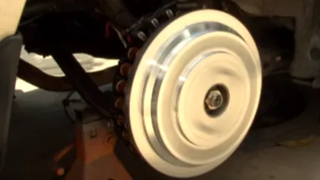 Transformarea unei maşini second-hand în hibrid plug-in cu doar 3.000 de dolari! - VIDEO