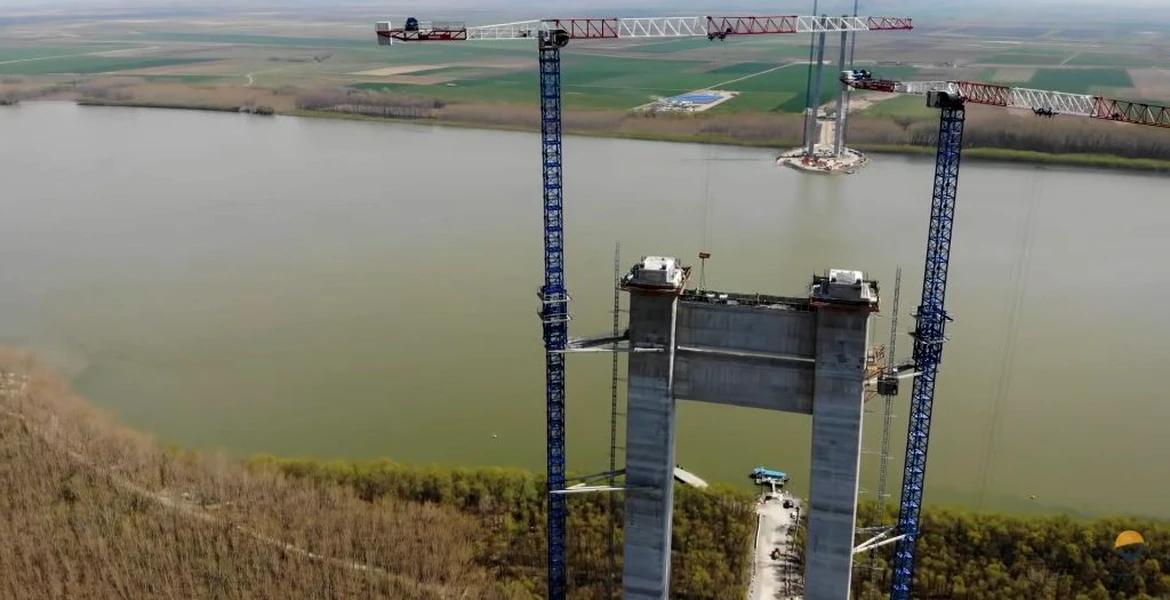 Începe o nouă etapă în construcția podului de la Brăila. Va fi unul dintre cele mai mari poduri suspendate din Europa