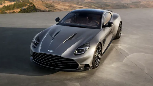 Aston Martin ia în calcul reintroducerea transmisiilor manuale. Ar putea merge pe modelul implementat de Ferrari?