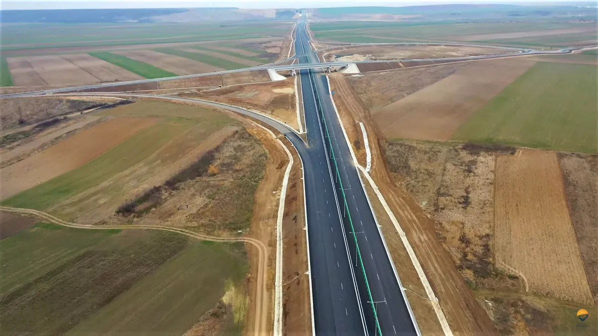 CNAIR schimbă standardele pentru drumurile expres: bandă de urgență și alveole la intervale de până la 3 km