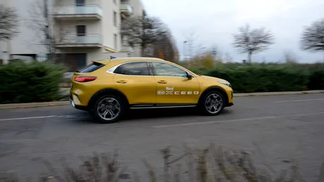 Test drive Kia XCeed - Familia Ceed face un pariu îndrăzneț cu noul crossover