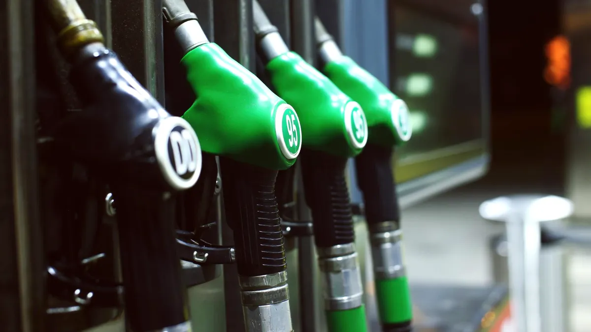 De ce a depășit motorina 10 lei pe litru. Bogdan Ivan, fostul ministru al Energiei, explică rolul taxelor și riscul de penurie