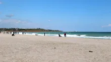 Filmările groazei pe plaja de la Marea Neagră! Turiștii evacuați au rupt-o la fugă când a sunat alarma