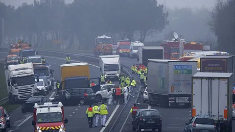 Atenţie la ceaţă. Iată ce carnagiu a făcut în Franţa [VIDEO]