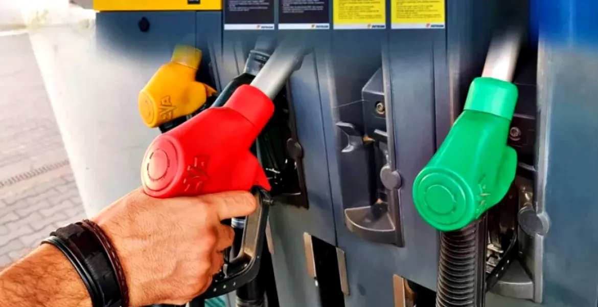 Mit sau adevăr: Carburantul premium reduce consumul mașinii? Diferența între motorină și benzină