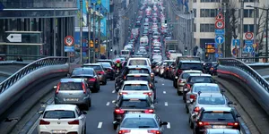 Bruxelles a interzis mașinile pentru o zi, iar de anul viitor va extinde la două zile această măsură
