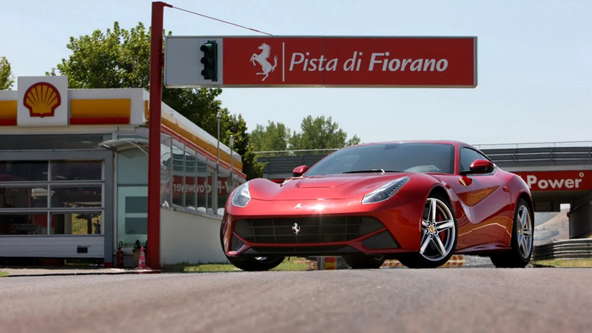 Preţ de pornire de 274.000 de euro pentru Ferrari F12 Berlinetta