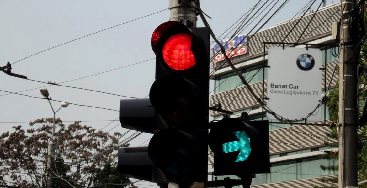 Lista intersecţiilor în care vor fi montate semafoare cu verde intermitent