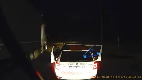 Un șofer din România este oprit în Ungaria. Reacția polițiștilor când află că omul vine din Milano - VIDEO