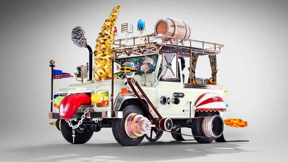 La mulţi ani, Land Rover Defender! Poftim un tort de la Studio Job