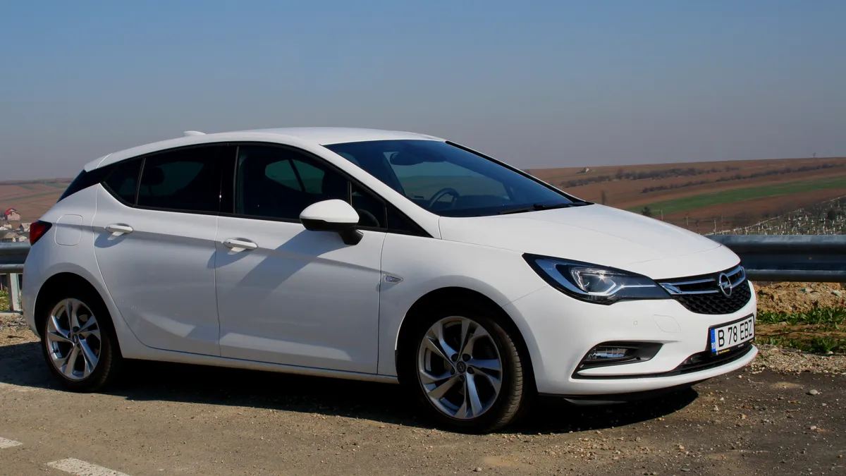 Test drive OPEL ASTRA K - La plimbare cu regele hatchback-urilor  [FOTO]