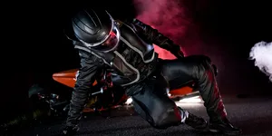 Au fost inventați blugii cu airbag-uri pentru motocicliști. Cum funcționează