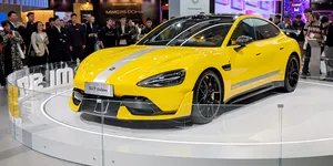 Autoritățile din China către producătorii auto: Concentrați-vă pe siguranță, nu pe tehnologie