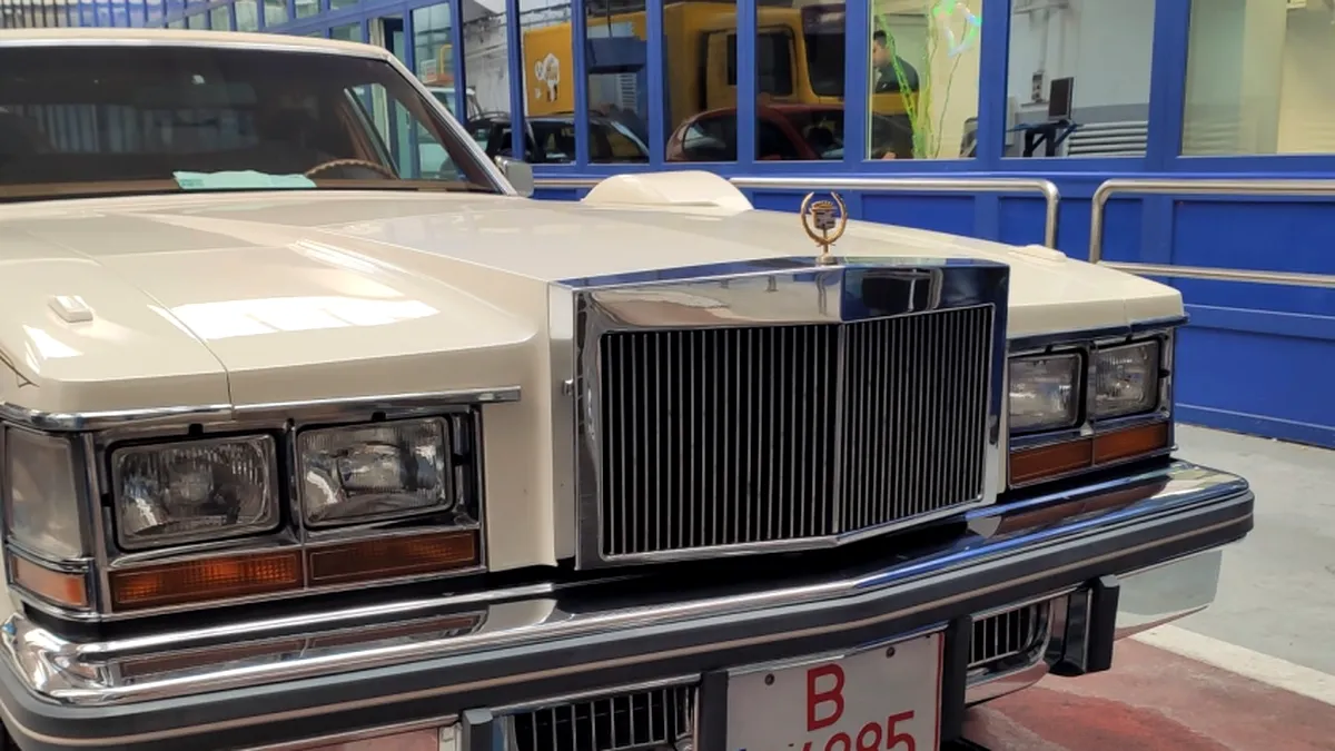 FOTO. „Monstrul american” Cadillac Seville Opera Coupe, prezent la RAR Grivița