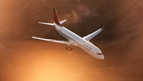 Avion de pasageri, la un pas să fie doborât de artificiile trase de Ziua Americii. Pilot: „Tocmai am auzit o bubuitură în avion”