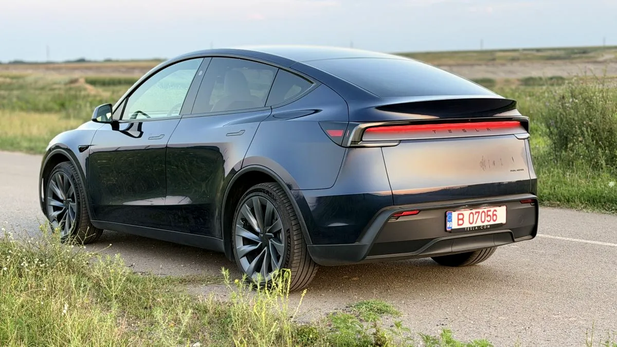 Review Tesla Model Y Long Range AWD. Poate deveni cea mai vândută mașină din Europa în 2026?