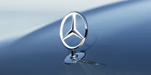 Proiectul de lege al americanilor privind autovehiculele chinezești nu va interzice Mercedes-Benz în SUA. Aston Martin și Lotus, în schimb, ar putea fi interzise