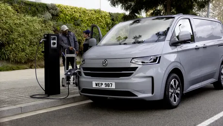 <span class='prepend'>Foto |</span> Volkswagen lansează prima sa dubă plug-in hybrid, prin intermediul Transporter eHybrid. Cât costă în România?