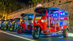 Diferența între TukTuk și motocultor. De ce doar unul poate fi condus legal pe drumurile publice, în 2026?