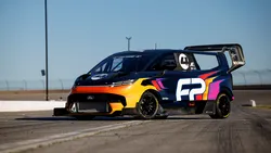 VIDEO – Ford își bate propriul record pe Nurburgring cu o dubă. Timpul a fost mai rapid decât cel stabilit de Mustang GTD