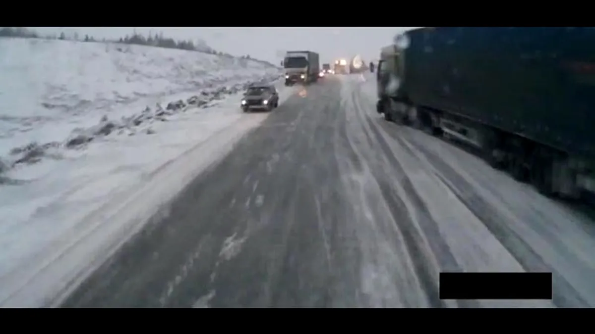 Cum să urci un deal îngheţat cu TIR-ul ca un boss. VIDEO