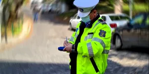 Amenzile de circulație se majorează din această vară. Cu cât cresc sancțiunile pentru centură, telefon sau viteză în 2026