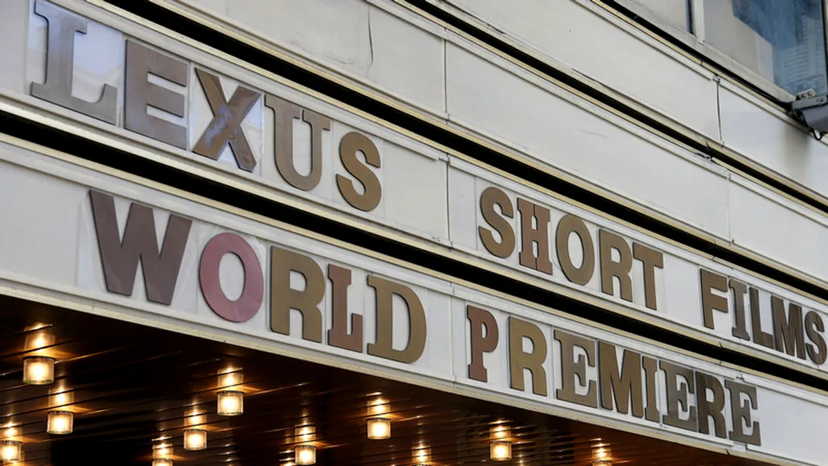 Vedetele de la Hollywood conduc Lexus într-o serie de scurt metraje