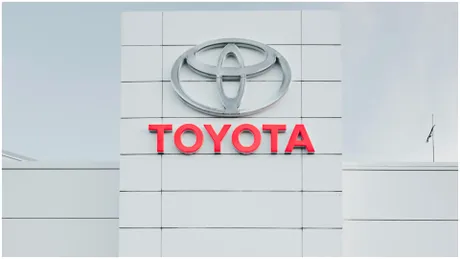 Toyota, dată în judecată după ce un șofer a descoperit că mașina sa îl urmărea. SUV-ul, popular și în România