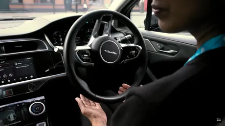 Producătorii auto impun plata lunară pentru funcțiile de condus autonom, chiar dacă proprietarilor nu le convine acest lucru