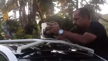 Indianul care şi-a construit singur o maşină autonomă. VIDEO