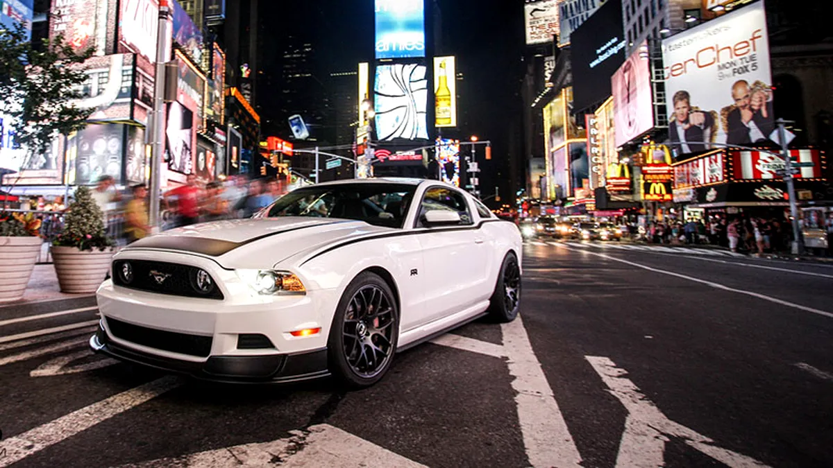 Vaughn Gittin Jr. prezintă noul Ford Mustang RTR