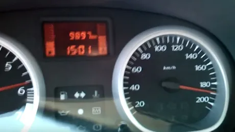 Şoferul unei Dacia Duster încearcă să atingă 200 de km/h - VIDEO